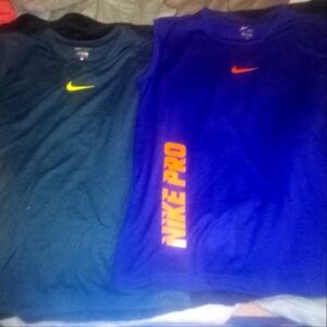 Nike sleevless bundle
